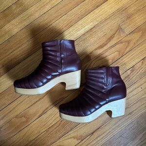 Elegant Quilted Leather Mules in Rich Burgundy